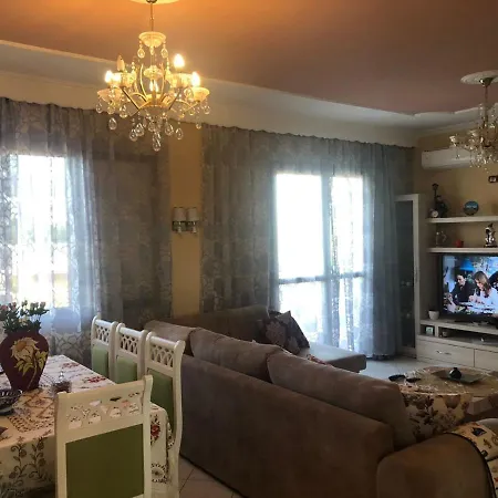 ホームステイ Vila Edan Vlorë
